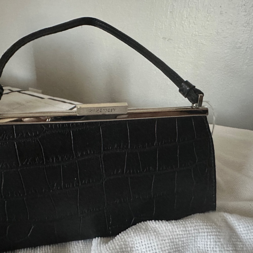 Hand bags - Picture 6 of 6